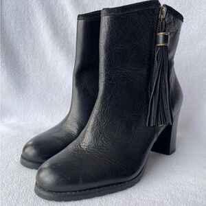 LAUREN RALPH LAUREN Black Heeled Leather Boots with Side Zip & Tassel, 7.5 US